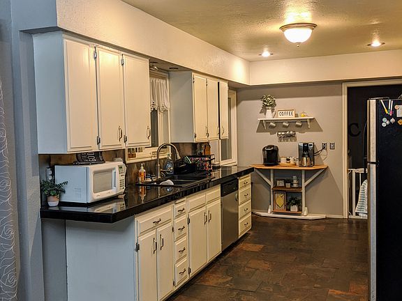 3rd image of 1520 Altenau St