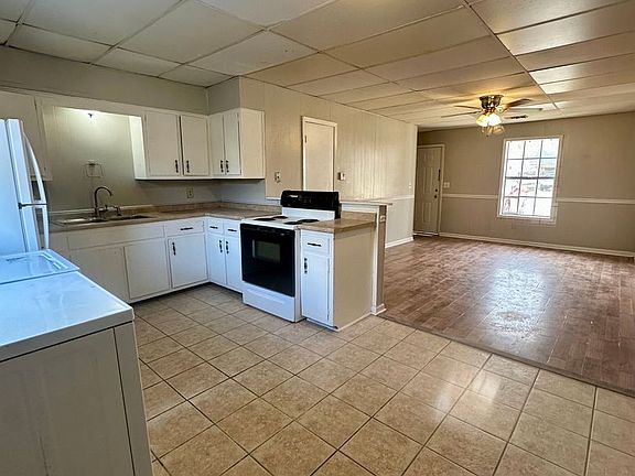 2nd image of 1403 Kimberly Dr #3