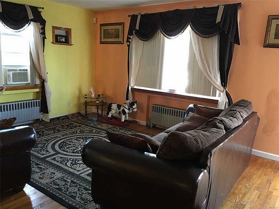 5th image of 574 Macon Pl