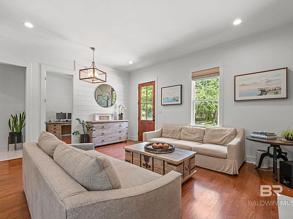 5th image of 273 Westley St