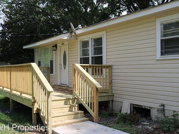 2nd image of 2219 Amelia Ave