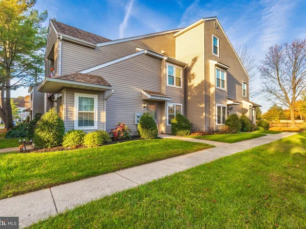 1303 Hawthorne Ct, Sewell, NJ 08080