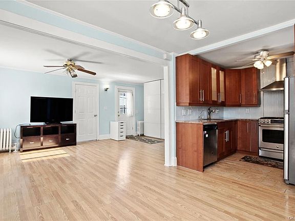 5th image of 310 King Ave