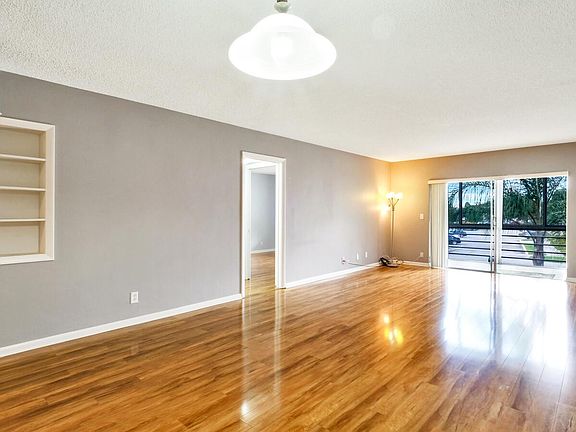 5th image of 415 Us Highway 1 APT 204