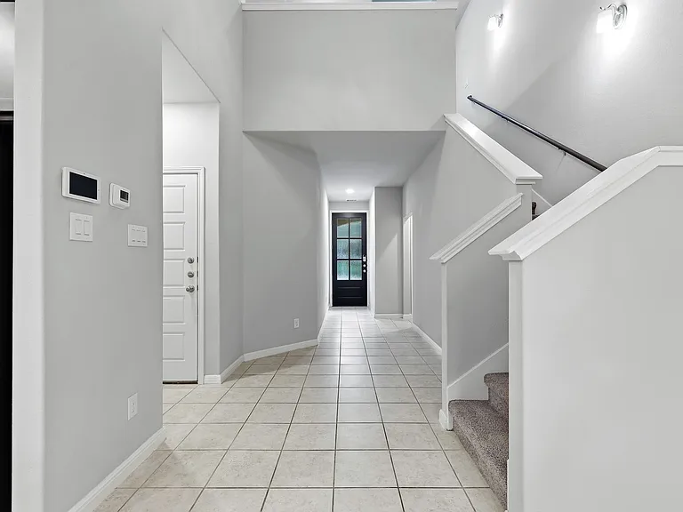 42 Serena Vis — Photo 2