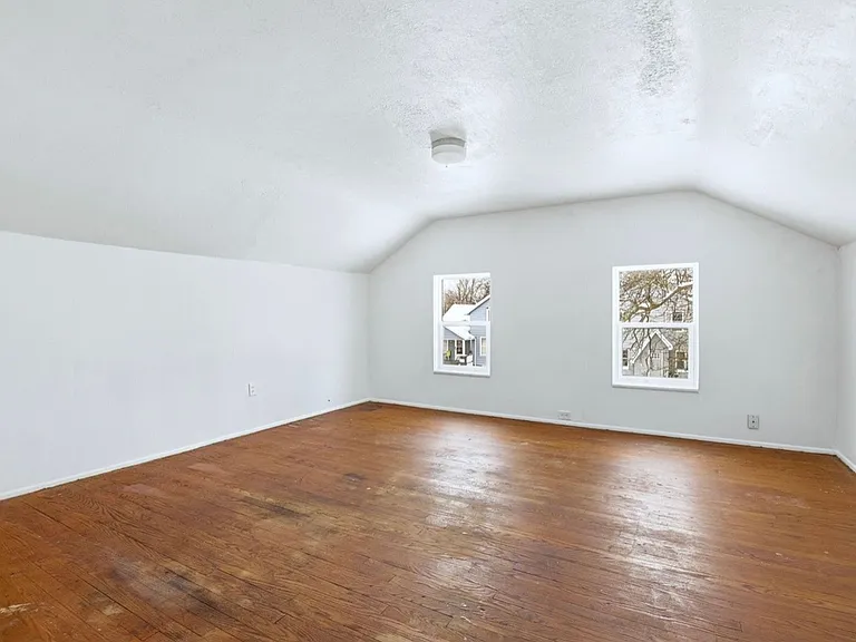 926 N Porter St — Photo 4