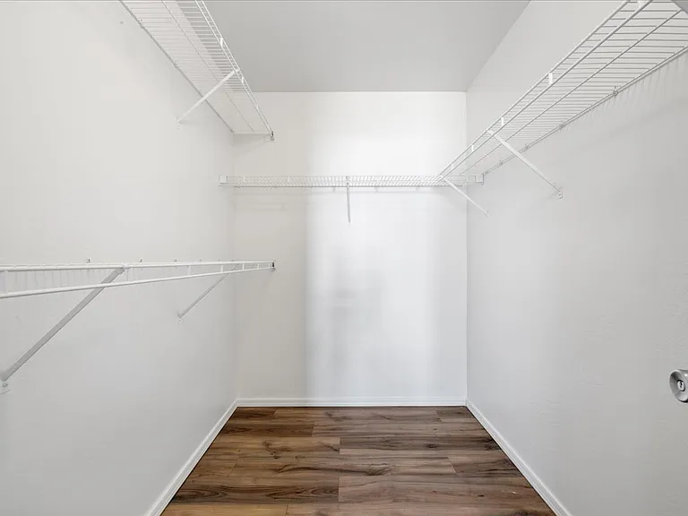 4517 N Sauter Dr E — Photo 11
