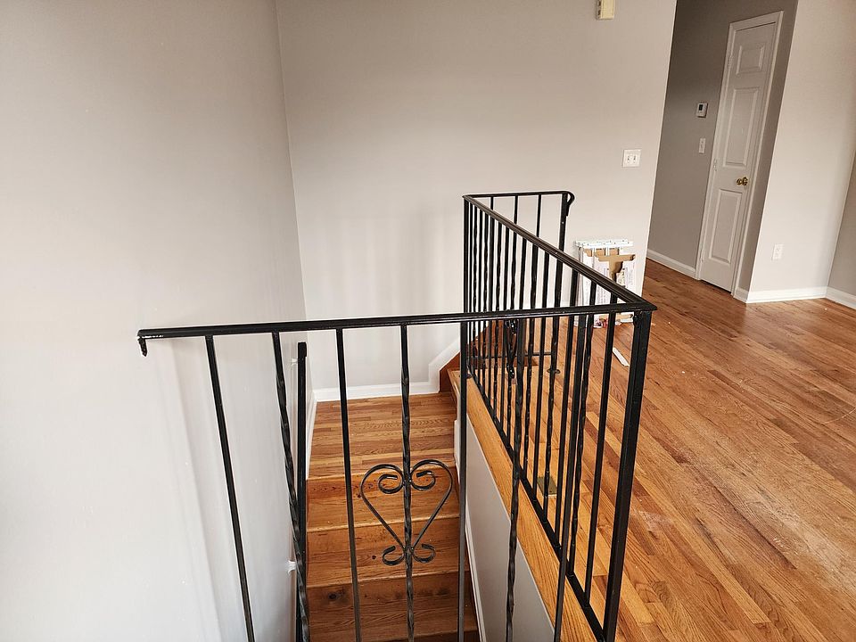1st image of 51 Maple Ave #3