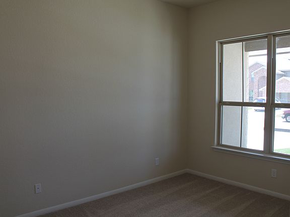 2nd image of 5658 Meadow Vw