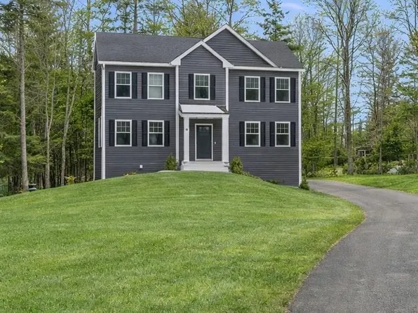 118 Mills Shore Drive, Hampstead, NH 03841