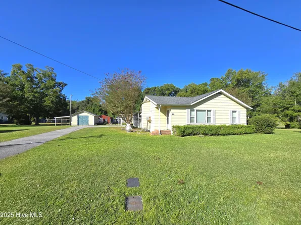 122 Clay Hill Road, Sneads Ferry, NC 28460