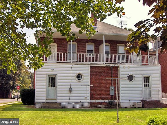 4th image of 251 Westside Ave