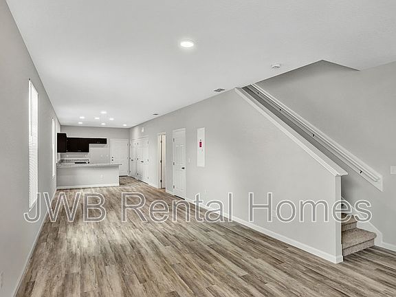 3rd image of 713 Pippin St