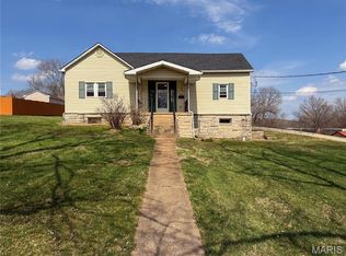 110 Clarke St, De Soto, MO 63020