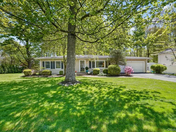 2864 Hedwig Drive, Yorktown Heights, NY 10598