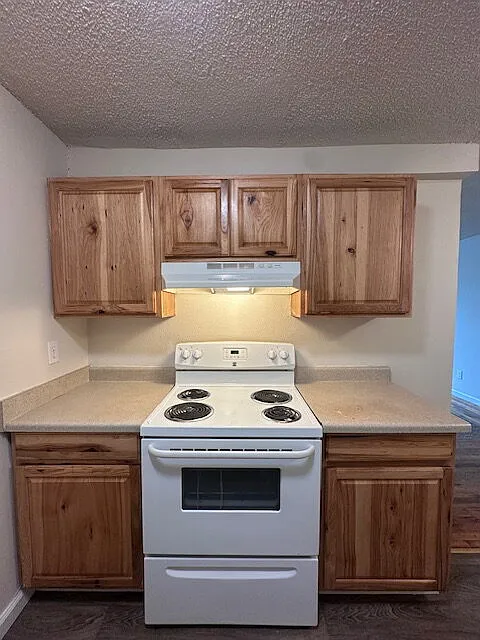 Shalamar Apartments — Photo 4