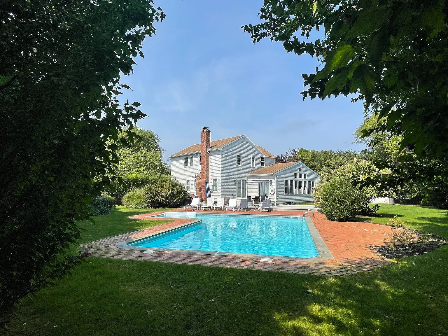 Quintessential Southampton - Close To Village And Beaches! — Photo 2