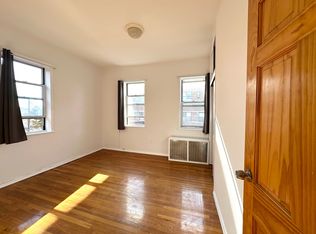 31-14 46th St FLOOR 3, Astoria, NY 11103