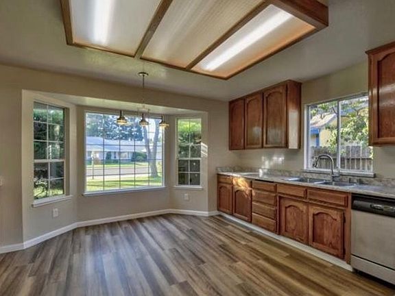 5th image of 1515 Portofino Dr