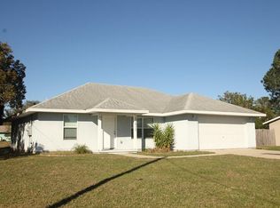 11921 Sunset Dr, Tavares, FL 32778