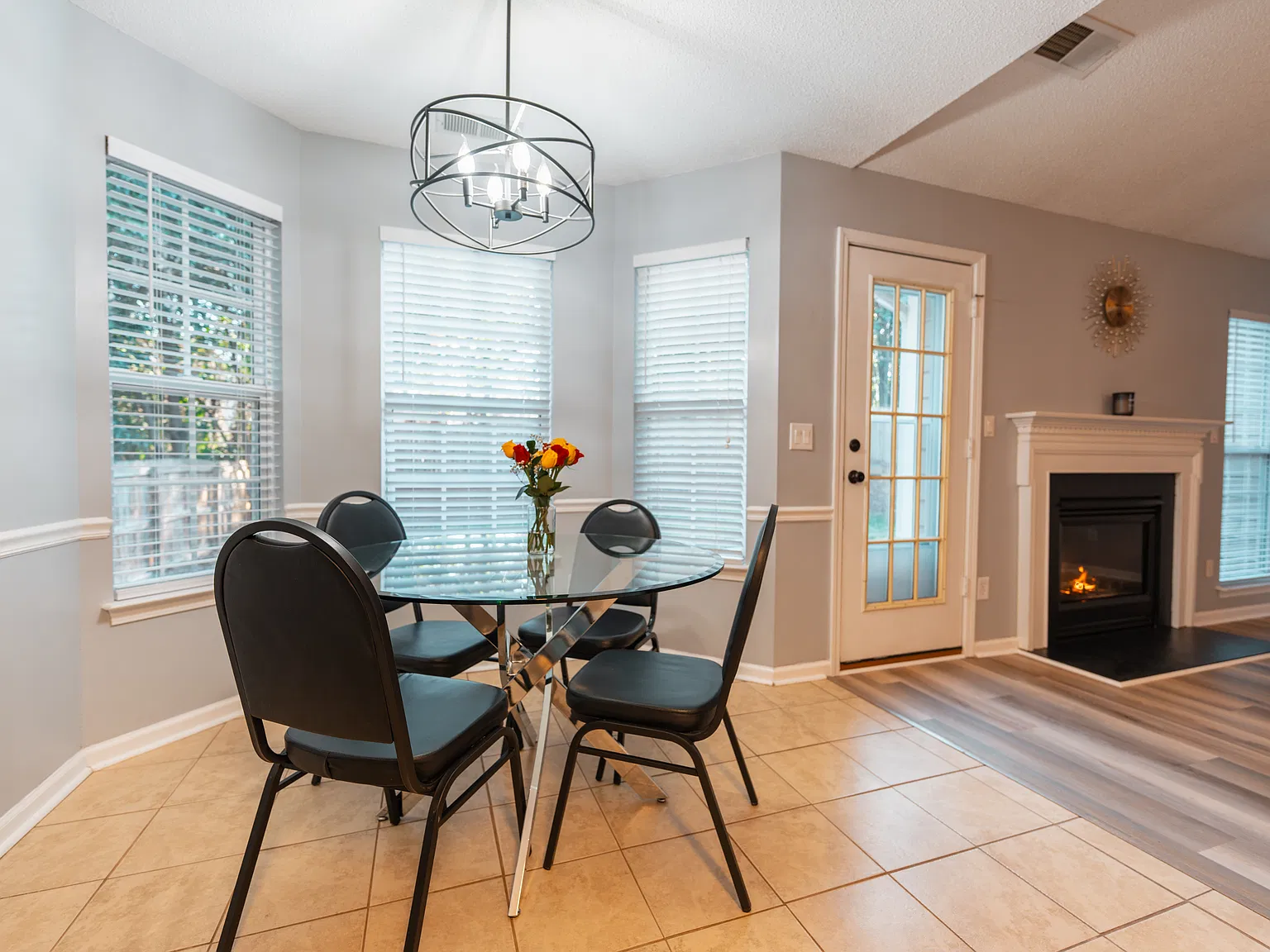 3 bed, 1226 sqft, $2,700 — Photo 4