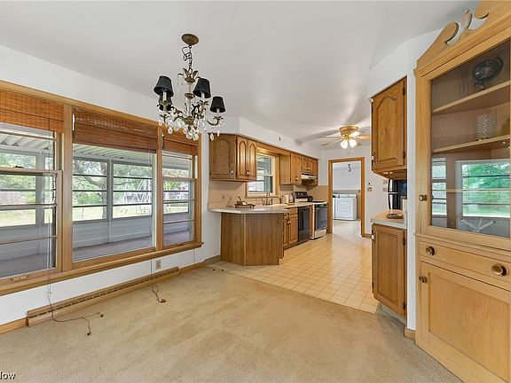 5th image of 318 Wildwood Dr