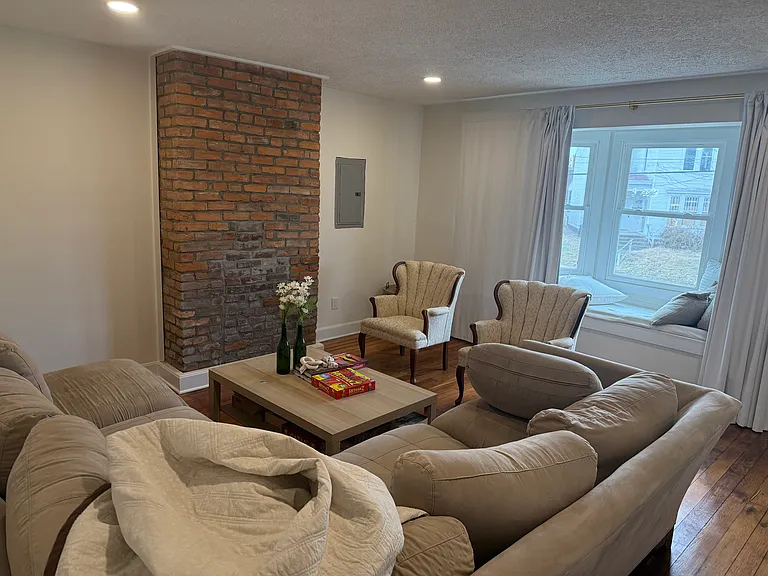 2015 Bank St #1F — Photo 5