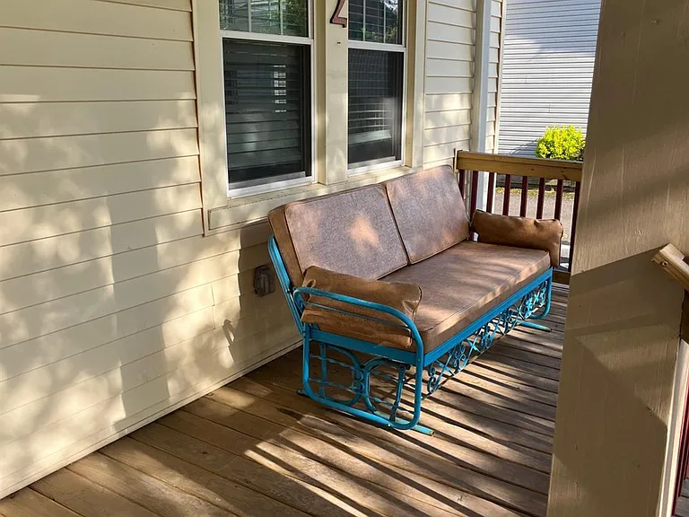 272 Lake Ave — Photo 3