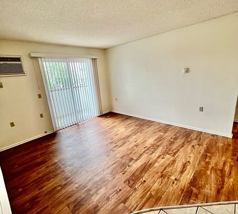 4th image of 5625 S Sycamore St APT 104