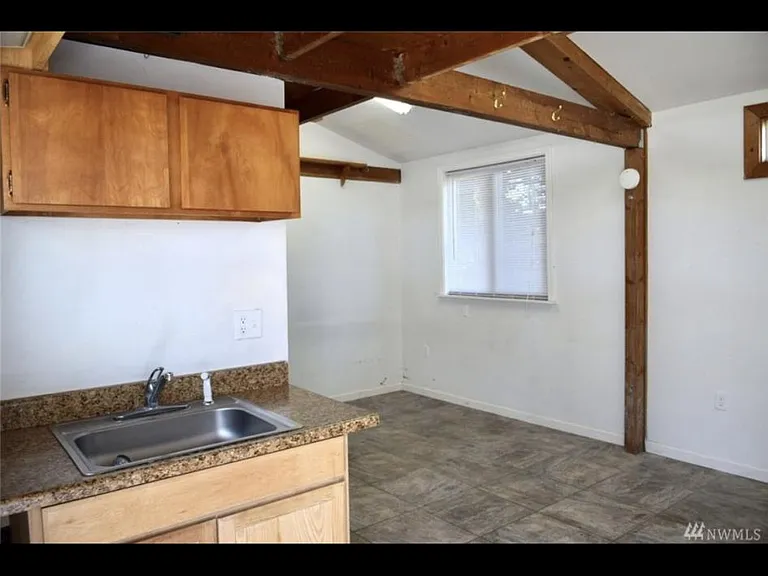 903 W 5th Ave — Photo 30