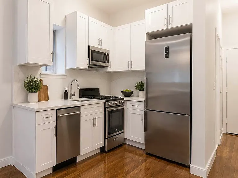 126 W 25th St #5F — Photo 6