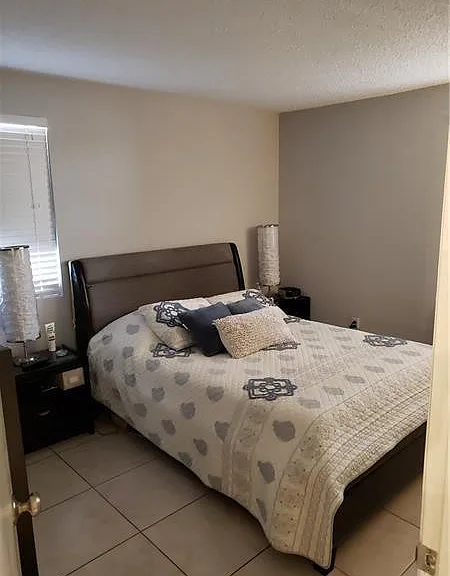 1225 SW 46th Ave #203 — Photo 6