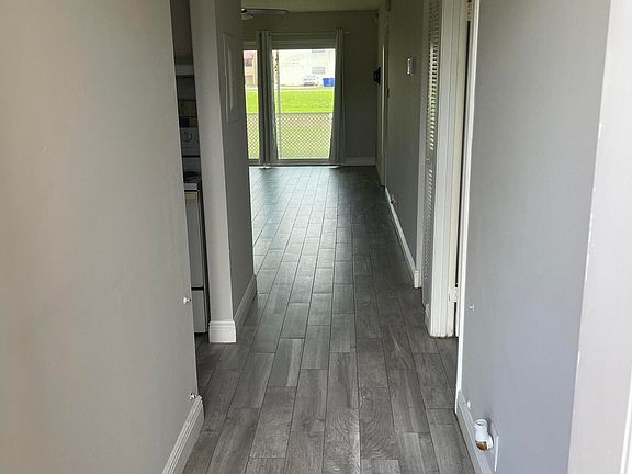 4th image of 100 Lake Meryl Drive #102