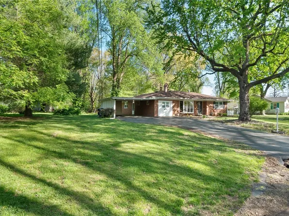 113 Carson Dr, Belleville, IL 62223