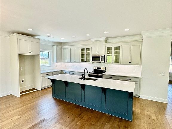 5th image of 13749 Blackoak Dr