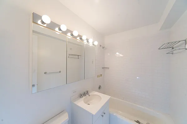 Rented by Platinum Properties | media 7