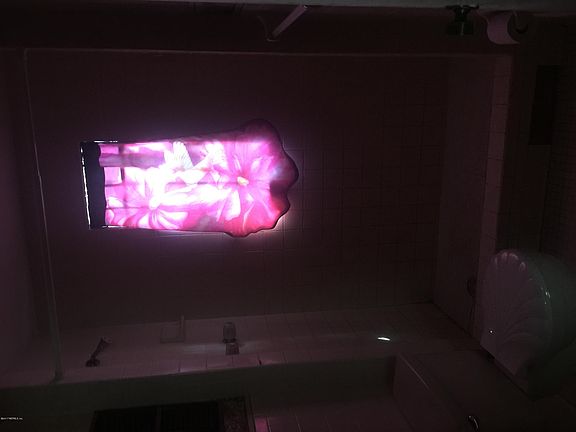 3rd image of 4132 LOCKHART Drive N