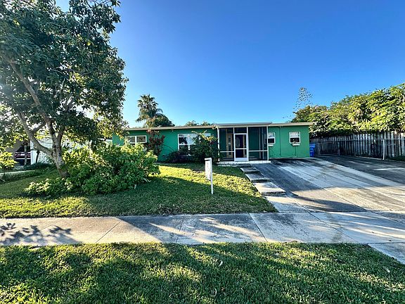 3rd image of 1014 W Broward Street