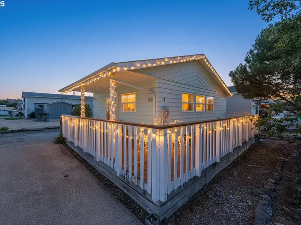 4 Creek Ln, Lakeside, OR 97449