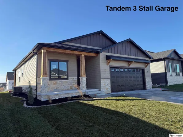 9557 87th St, Lincoln, NE 68526