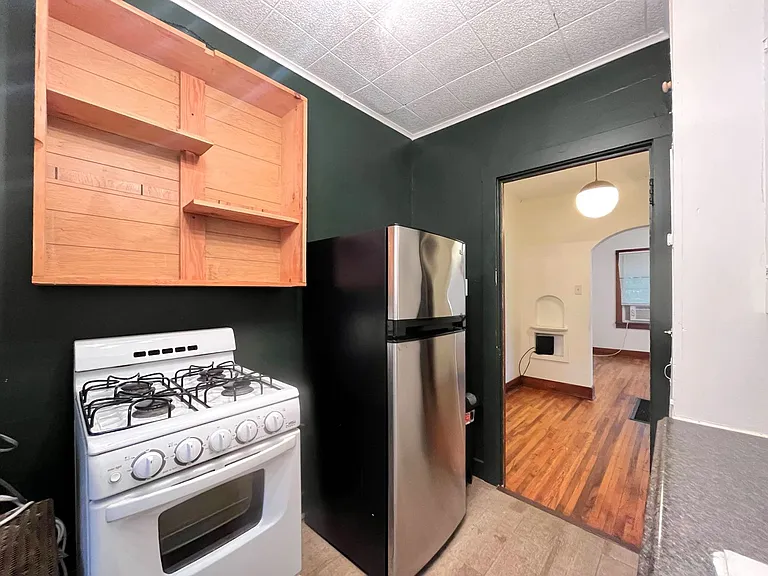 209 W 8th Ave — Photo 8