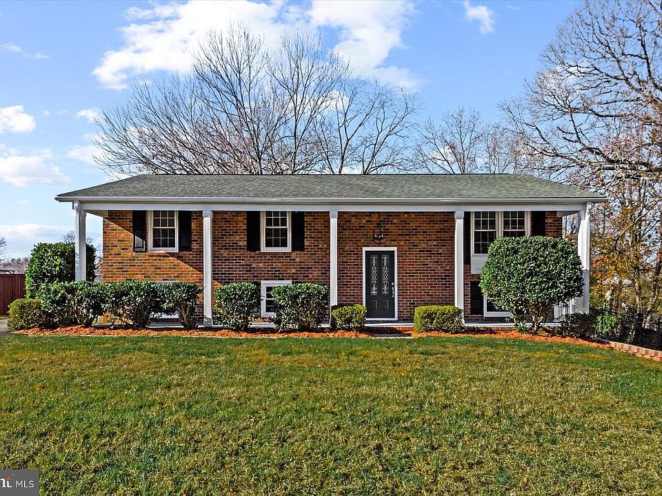 1st image of 611 Edwards Dr