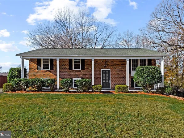 611 Edwards Dr, Fredericksburg, VA 22405