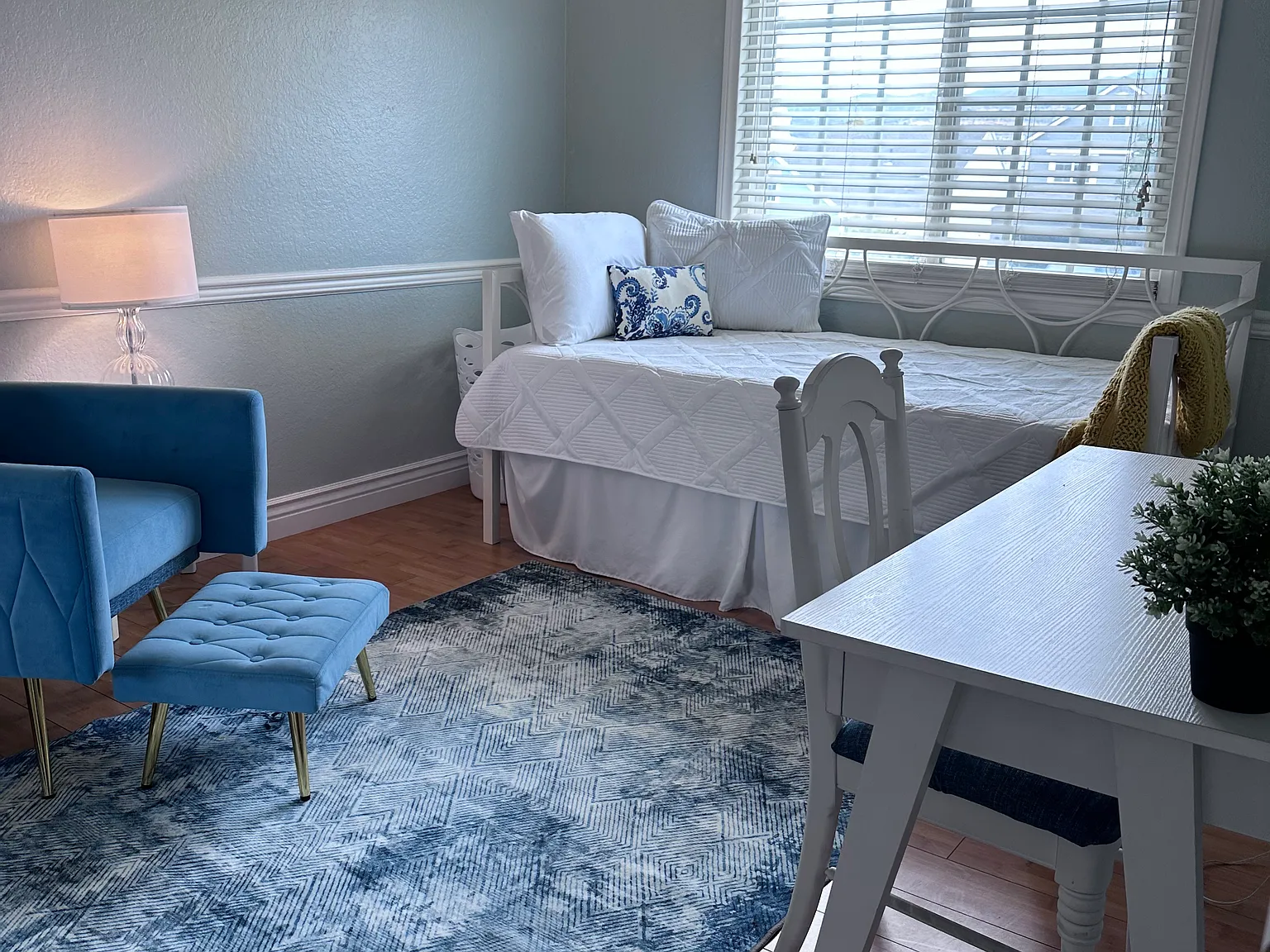 Redwood Ln, Mission Viejo — Photo 1