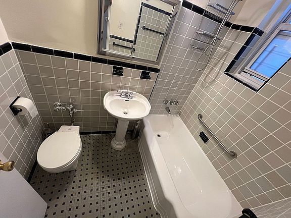 4th image of 55-05 Woodside Ave #314