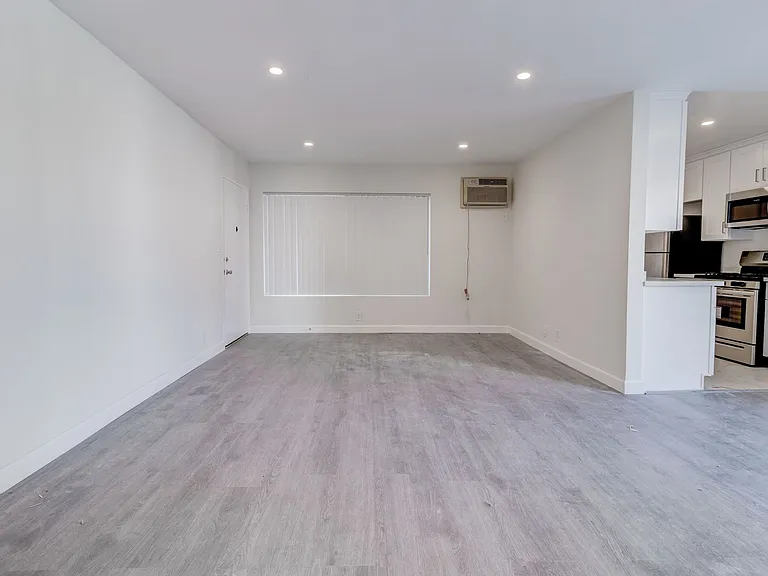 1469 S Canfield Ave — Photo 5