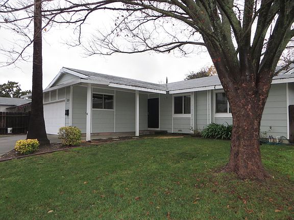 2nd image of 1967 Forest Ln