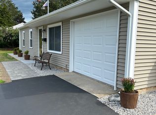 9 Edmund St, Old Saybrook, CT 06475