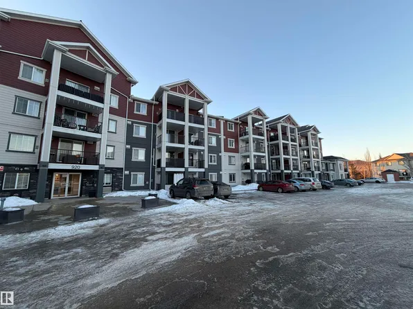 920 156th St NW #104, Edmonton, AB T6R 0N6