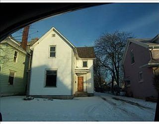 1st image of 710 W Marion St
